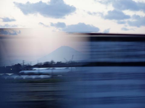 14P2220097_w.jpg(14259 byte)