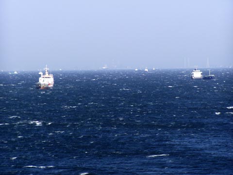 11P2230190_w.jpg(24582 byte)