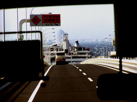 4P2230179_w.jpg(24645 byte)