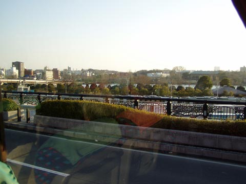 21P2210118w.jpg(25442 byte)