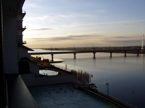 16P2220156w.jpg(17888 byte)